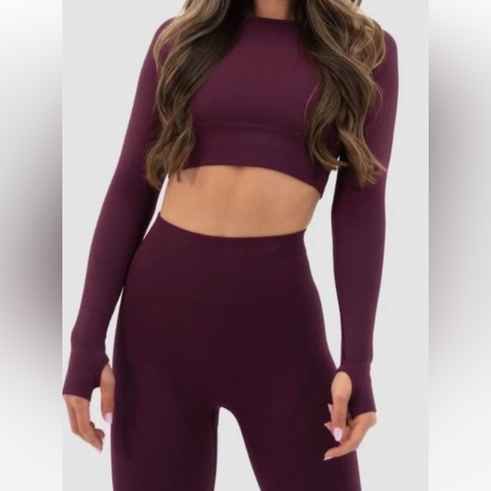 Balance Athletica / Vitality Quartz Leggings and Long-sleeve Top in Amethyst